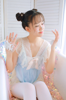 年轻的女教师电影