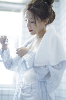 吸住奶头不放H
